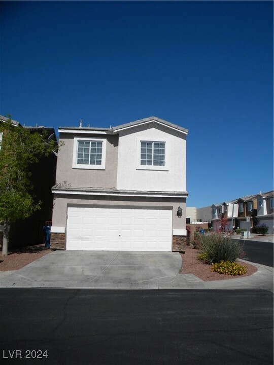 4131 Halfmoon Bay Dr in Las Vegas, NV - Building Photo