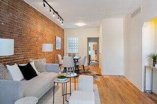 1140 S Hanover St in Baltimore, MD - Building Photo