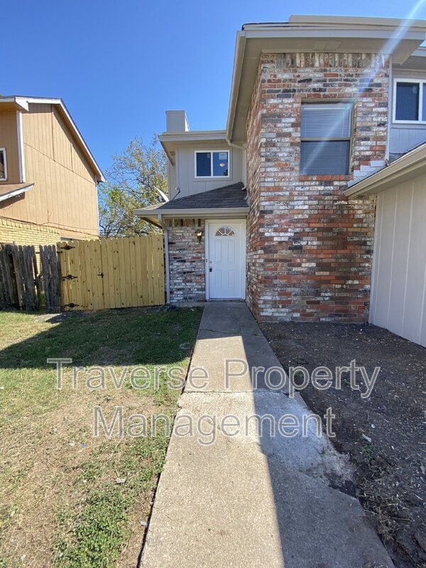 2618 Isbella Dr in Grand Prairie, TX - Building Photo - Building Photo