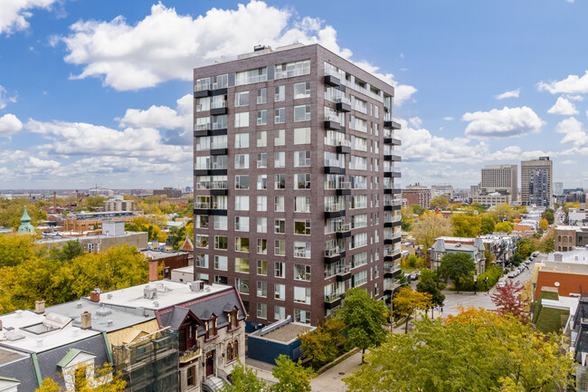 Le 801 Signature in Montréal, QC - Building Photo - Building Photo