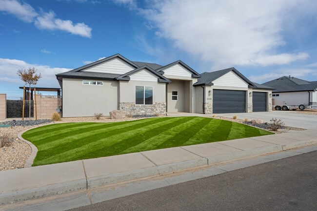 4420 W 300 N in Cedar City, UT - Foto de edificio - Building Photo