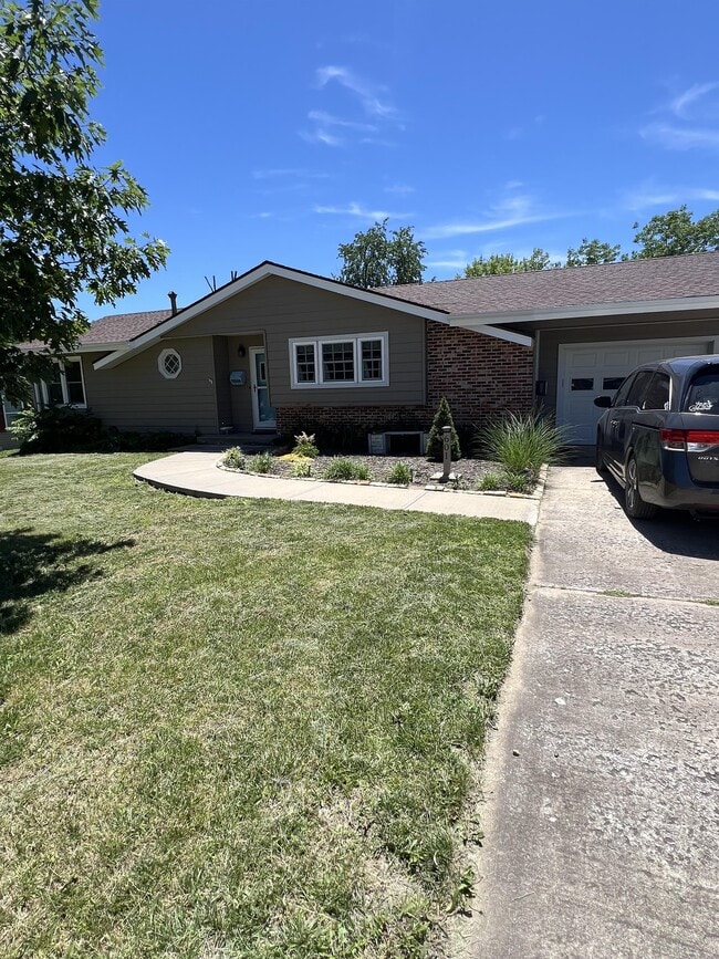 property at 601 E McKissock St