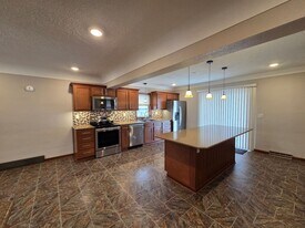 1610 Parker St in Cedar Falls, IA - Building Photo