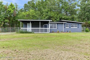 6906 Bernay Ave in Jacksonville, FL - Building Photo