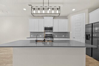 9911 Brickhouse Dr in Houston, TX - Building Photo - Building Photo