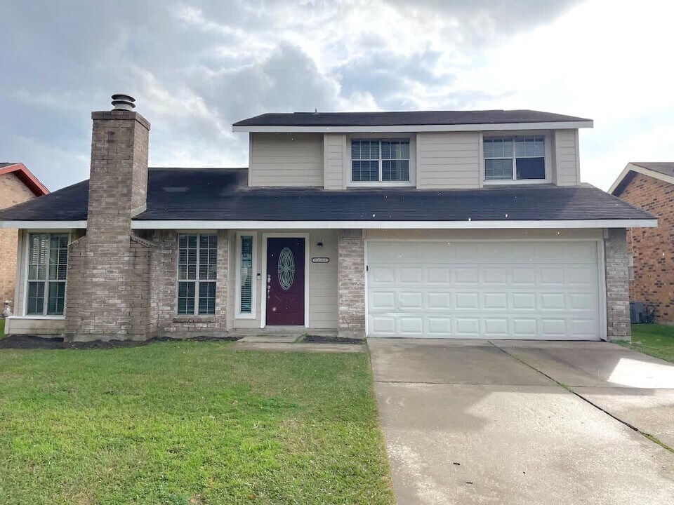 7231 Pebblemill Ln in Houston, TX - Building Photo