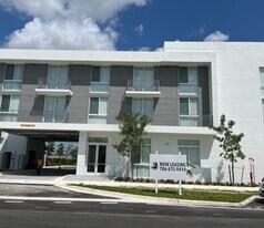 26720 Old Dixie Hwy, Unit 203 in Homestead, FL - Building Photo