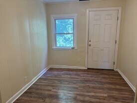 44 E 6th St in Clifton, NJ - Building Photo