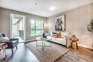 5117 Garden City Rd in Richmond, BC - Building Photo