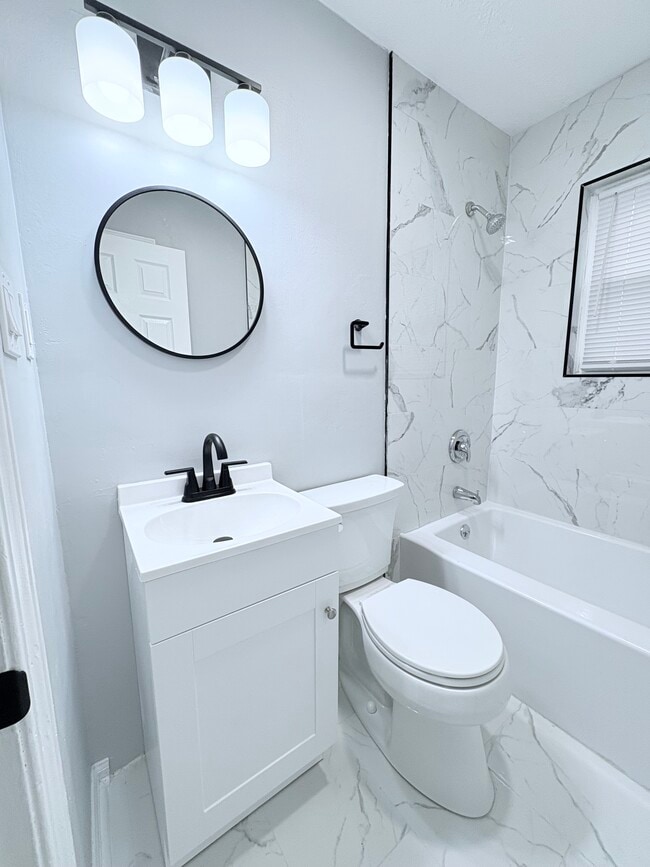 3814 Freedom Way in Louisville, KY - Building Photo - Building Photo