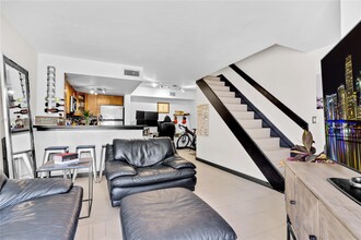 8660 NW 6th Ln in Miami, FL - Building Photo - Building Photo
