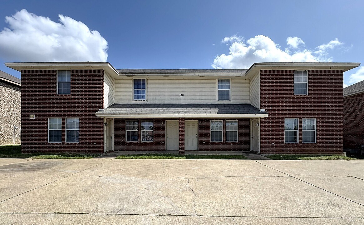 1611 Inca Dr, Unit #B in Harker Heights, TX - Building Photo