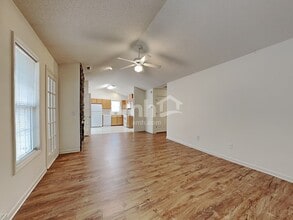 185 Charlotte Ct in Winston-Salem, NC - Foto de edificio - Building Photo