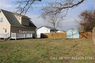 7332 Oak Chase Rd in Knoxville, TN - Building Photo - Building Photo