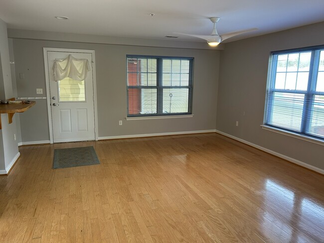 6827 4th St NW, Unit 213 in Washington, DC - Building Photo - Building Photo