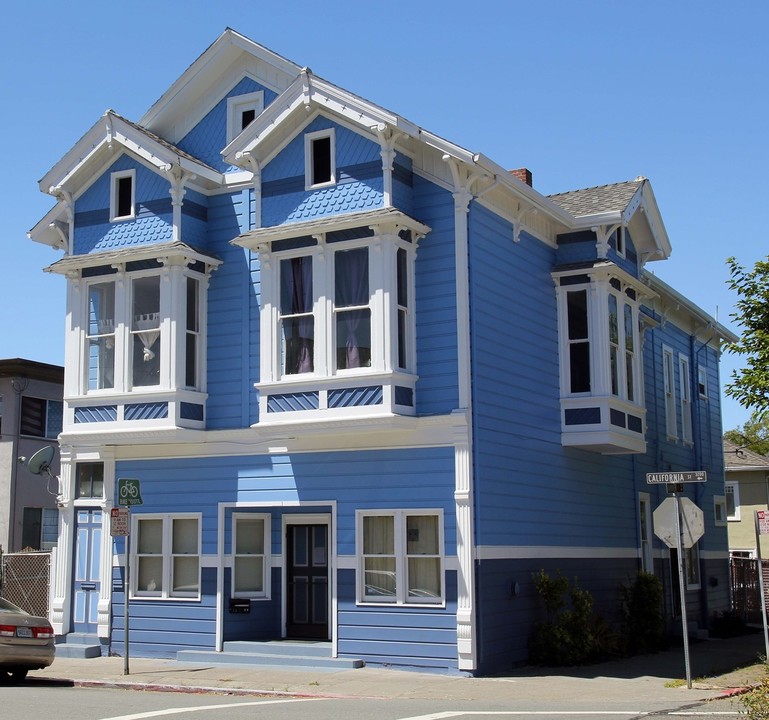 3200 California St in Berkeley, CA - Foto de edificio