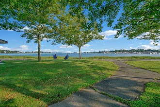 The IVE at Clinton in Norwalk, CT - Foto de edificio - Building Photo