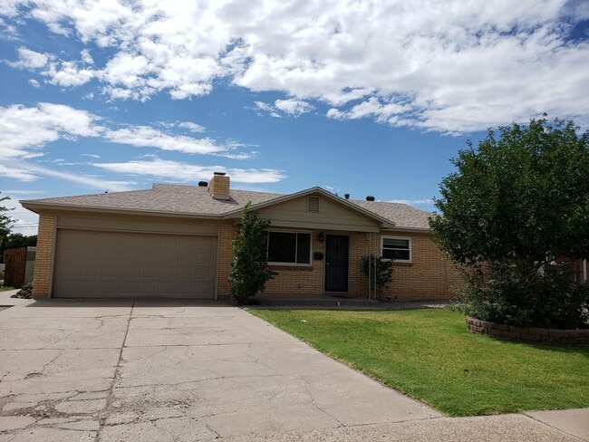 2705 Vermont St NE in Albuquerque, NM - Building Photo - Building Photo