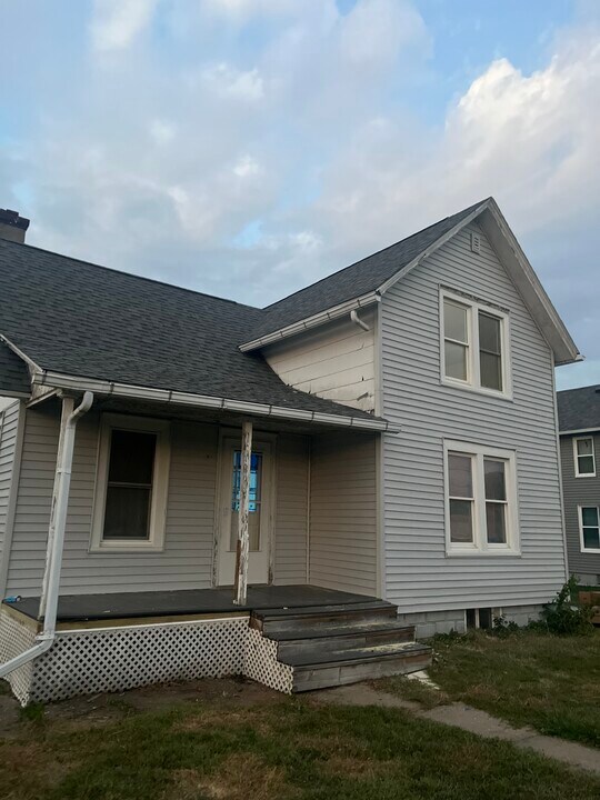 1005 13th Ave in Orion, IL - Building Photo