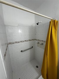 561 SW 71st Pl in Miami, FL - Building Photo - Building Photo