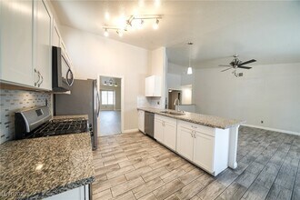 3101 Budding Blossom Ct in Las Vegas, NV - Building Photo - Building Photo