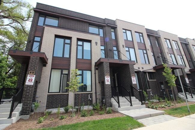 33 Creekbank Rd in Toronto, ON - Building Photo - Building Photo