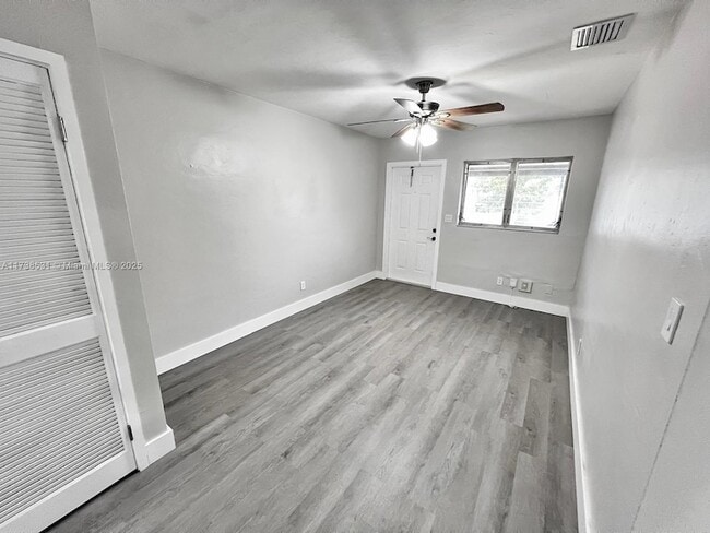 226 SW 6th St, Unit A in Dania Beach, FL - Building Photo - Building Photo