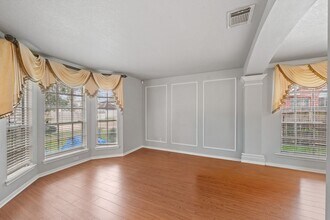 3321 Sapling Oak Dr in Houston, TX - Building Photo - Building Photo