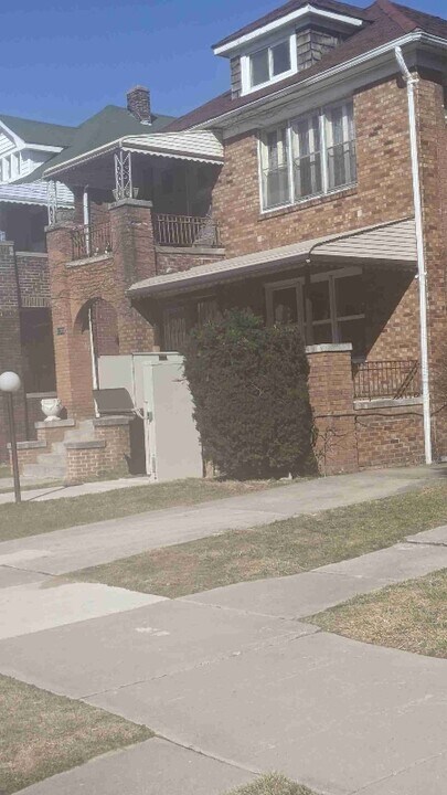 12716 Santa Rosa Dr in Detroit, MI - Building Photo