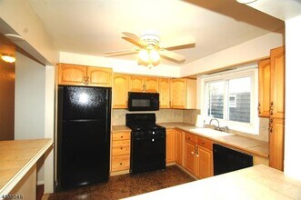 34 Warman St in Montclair, NJ - Building Photo - Building Photo