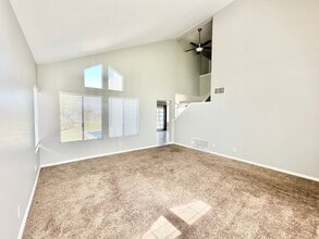 585 Boysenberry Way in Oceanside, CA - Building Photo - Building Photo