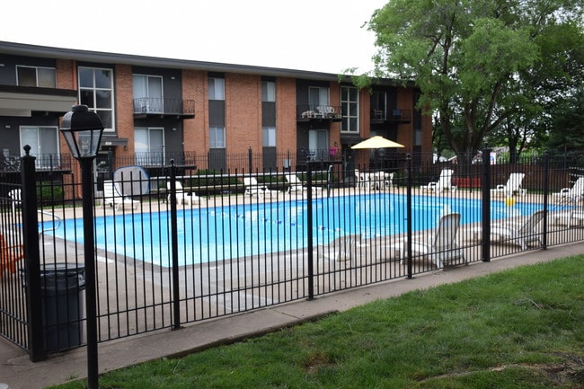 Blue Springs Apartments in Blue Springs, MO - Building Photo - Building Photo