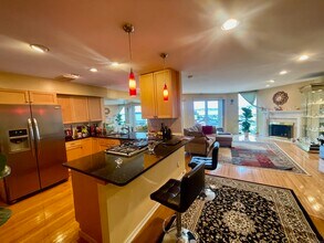 10 Harbour Close in New Haven, CT - Building Photo - Building Photo