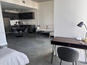 151 SE 1st St, Unit #2907 in Miami, FL - Building Photo - Building Photo