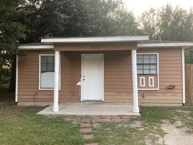 12114 Highland Ave
