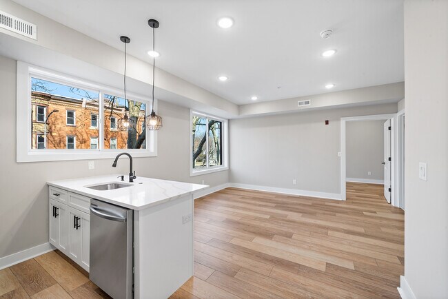 2820 W Diamond St photo'