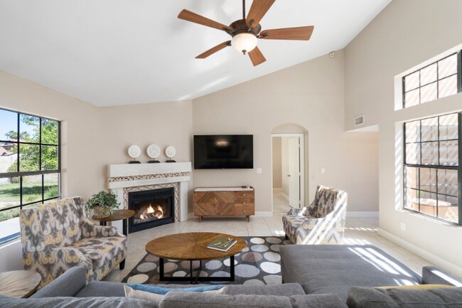 16023 N 58th Way in Scottsdale, AZ - Building Photo - Building Photo