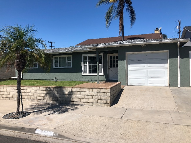 4564 Onondaga Ave in San Diego, CA - Building Photo - Building Photo