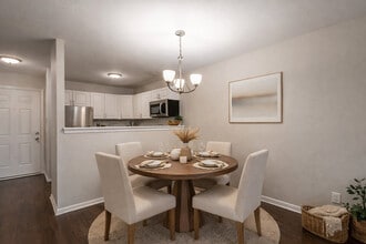 905 Lofts in East Hartford, CT - Foto de edificio - Building Photo