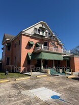 218 W St Peter St in New Iberia, LA - Building Photo