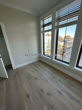 157 Everett St, Unit 204 in Boston, MA - Building Photo - Building Photo