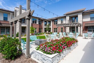 The Luxe at Rowlett 55+ Active Adult in Rowlett, TX - Foto de edificio - Building Photo