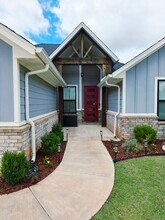 533 E Barajas Terrace in Mustang, OK - Building Photo - Building Photo