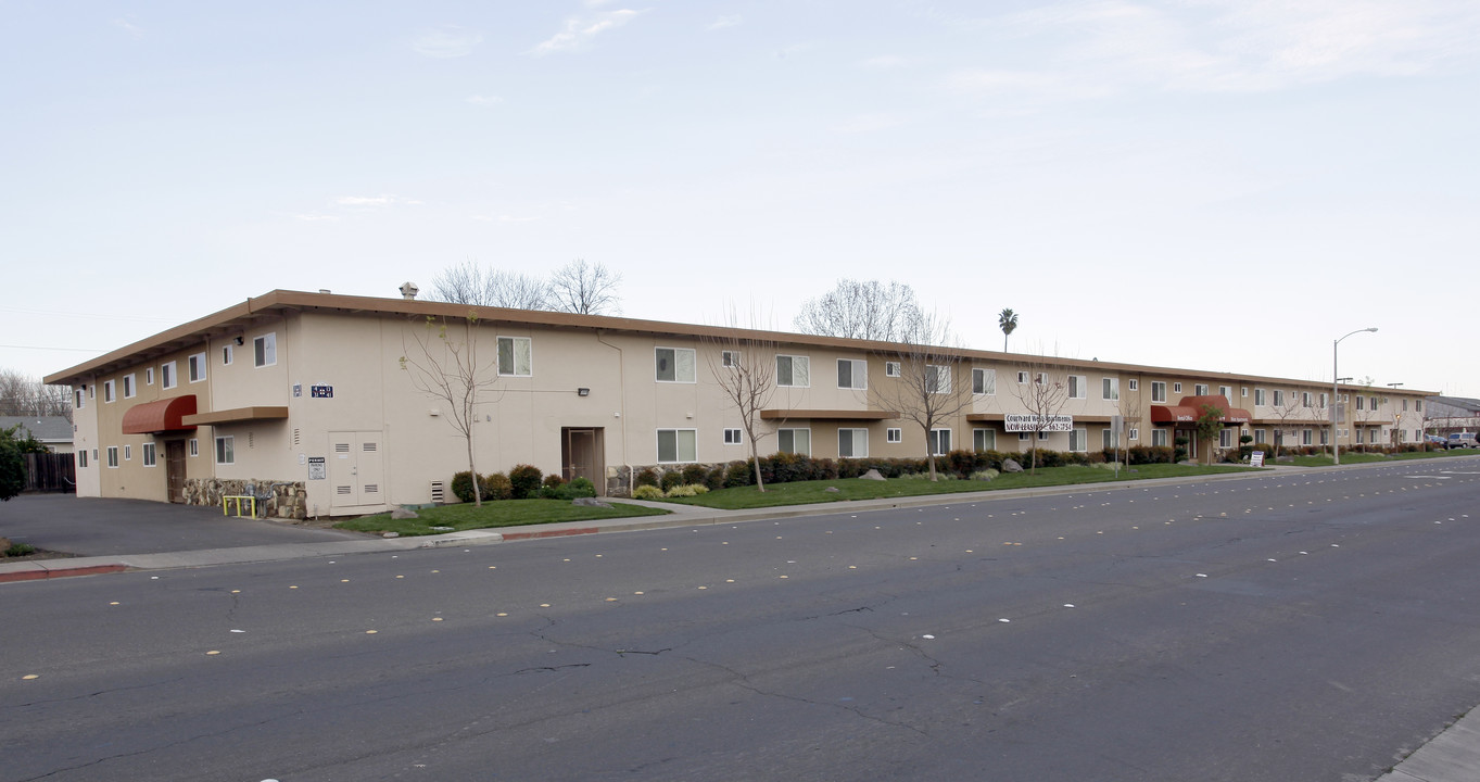 Courtyard West in Woodland, CA - Building Photo