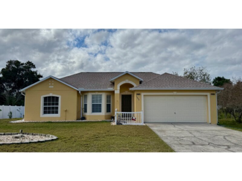 1840 Montecito Ave in Deltona, FL - Building Photo