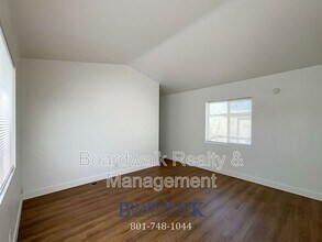 155 W State St in Lehi, UT - Foto de edificio - Building Photo