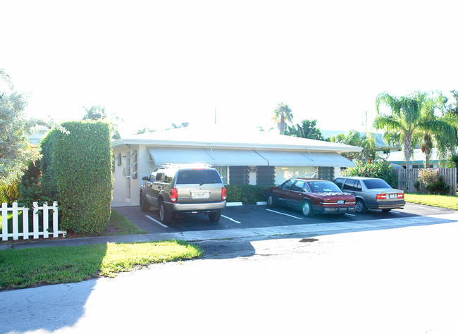 616 NE 16th Ave in Fort Lauderdale, FL - Building Photo - Building Photo