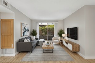 Noho Huston in North Hollywood, CA - Building Photo