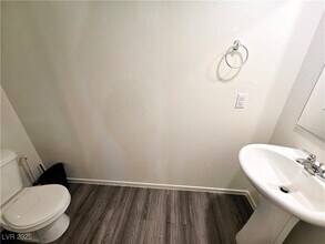 9911 Dandelion Hls St in Las Vegas, NV - Building Photo - Building Photo