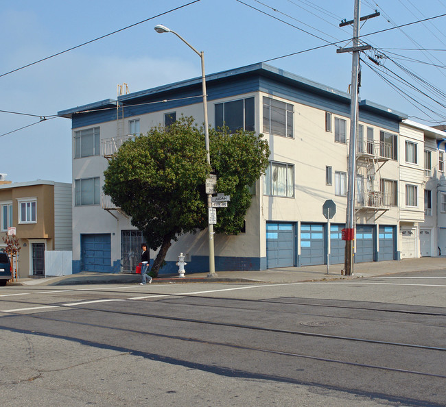 4000 Judah St in San Francisco, CA - Building Photo - Building Photo